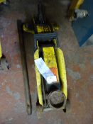 *Two Tonne Hydraulic Trolley Jack with Handle