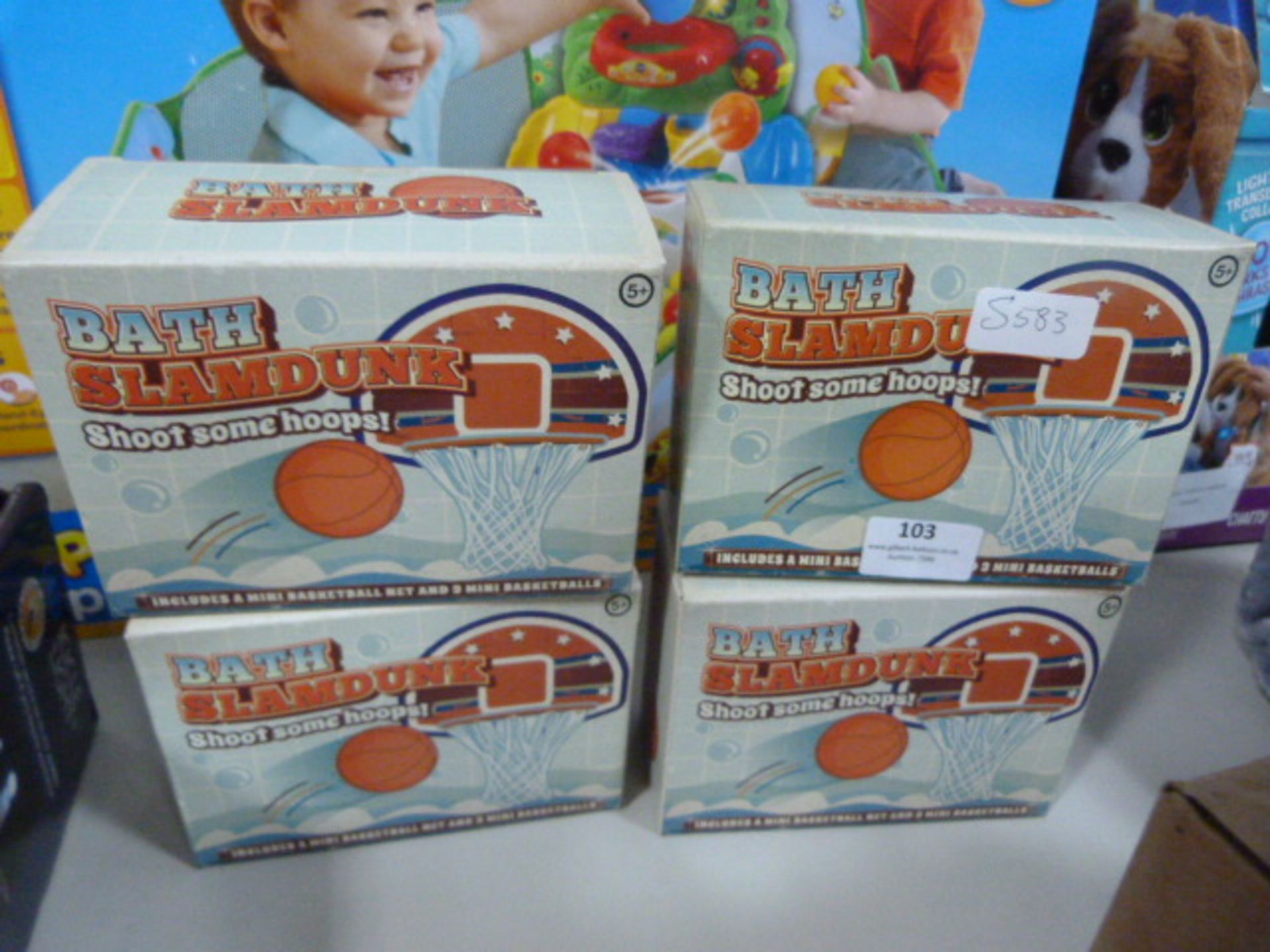 *Four Novelty Bath Slam Dunk Toys