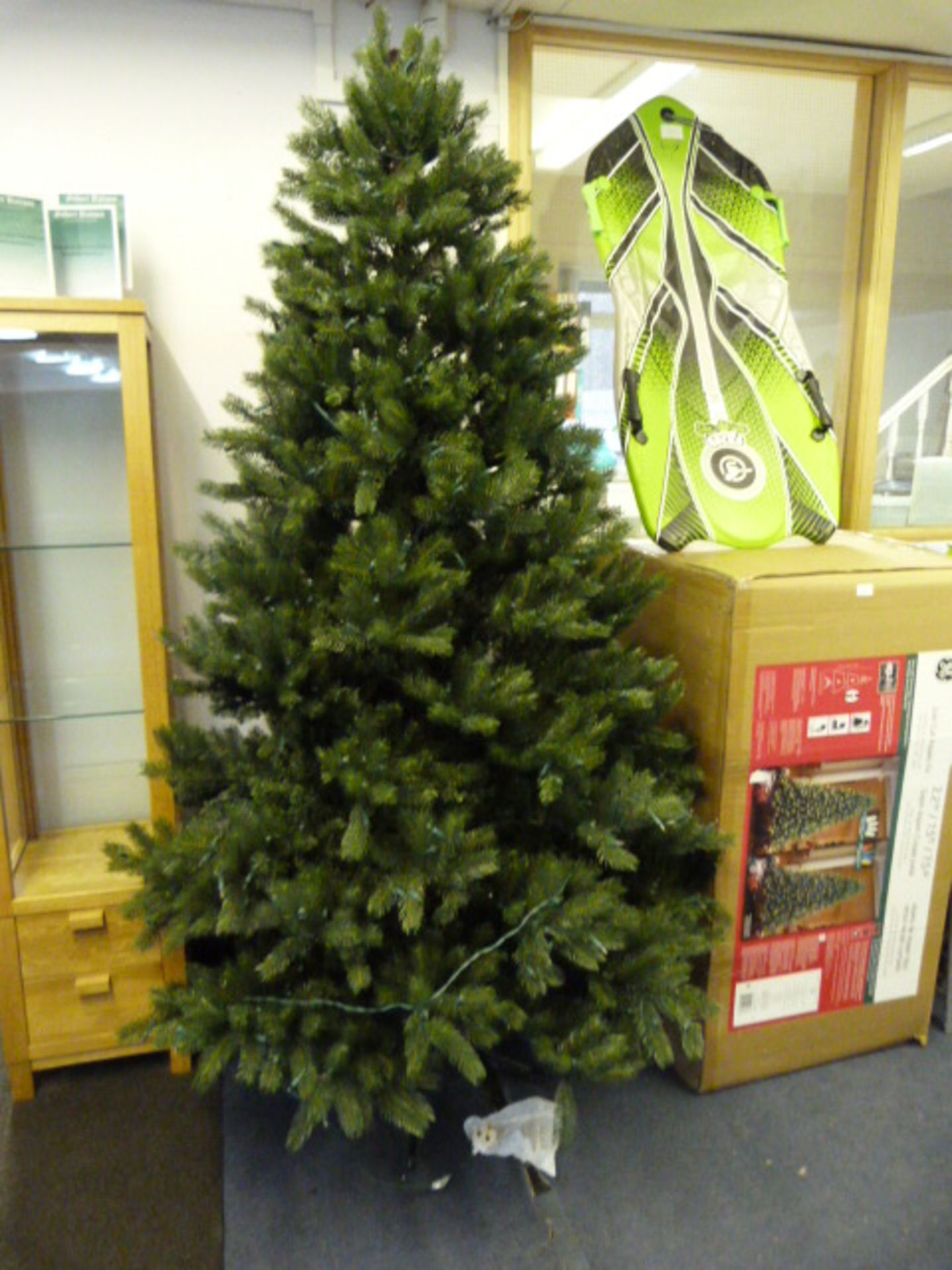 *Christmas Tree 2.2m/7.5ft