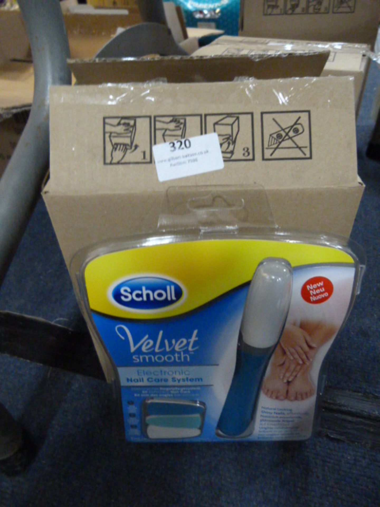 *Three Scholl Velvet Smooth Electronic Nail Care S