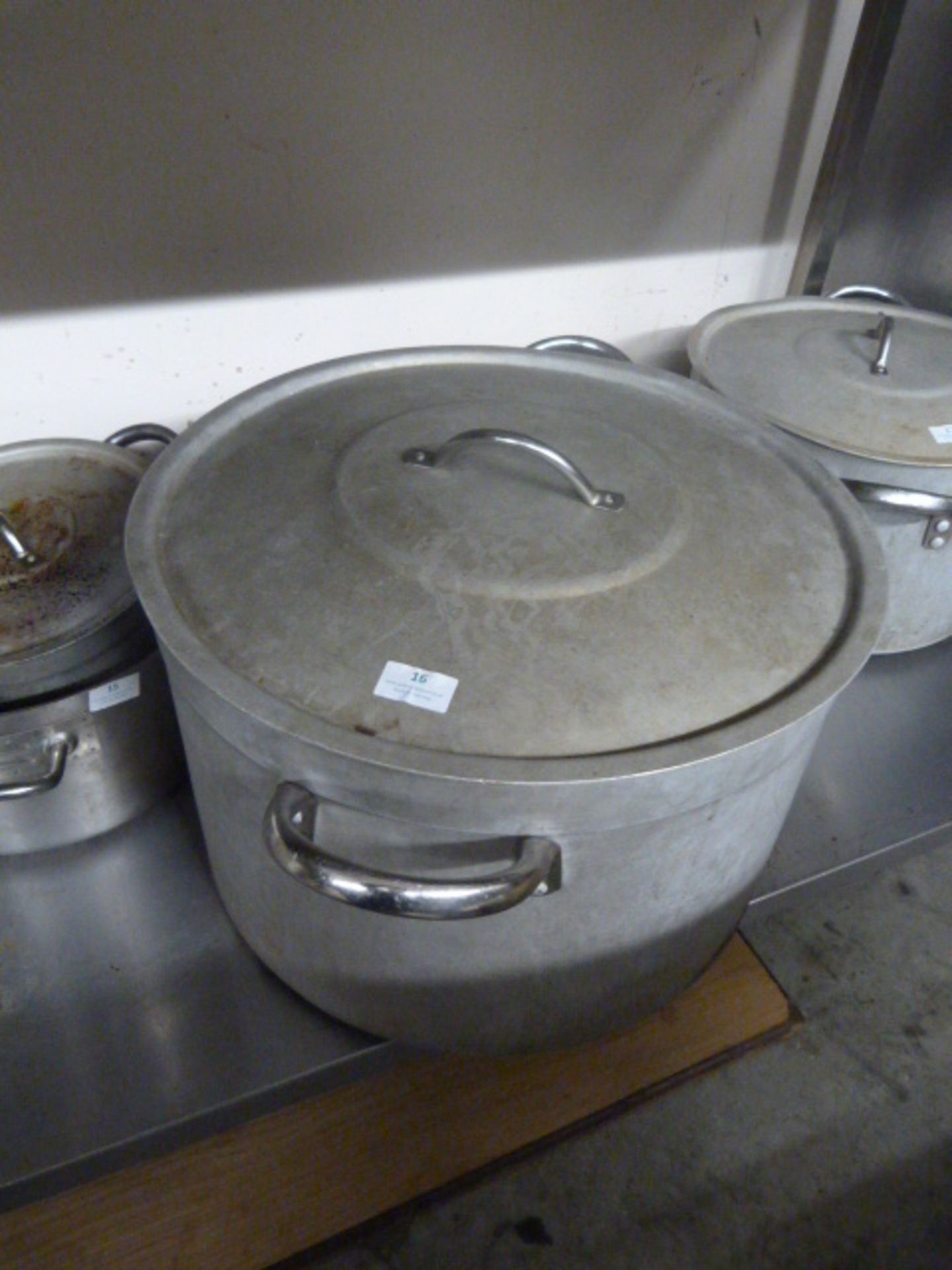 *Large Cooking Pot