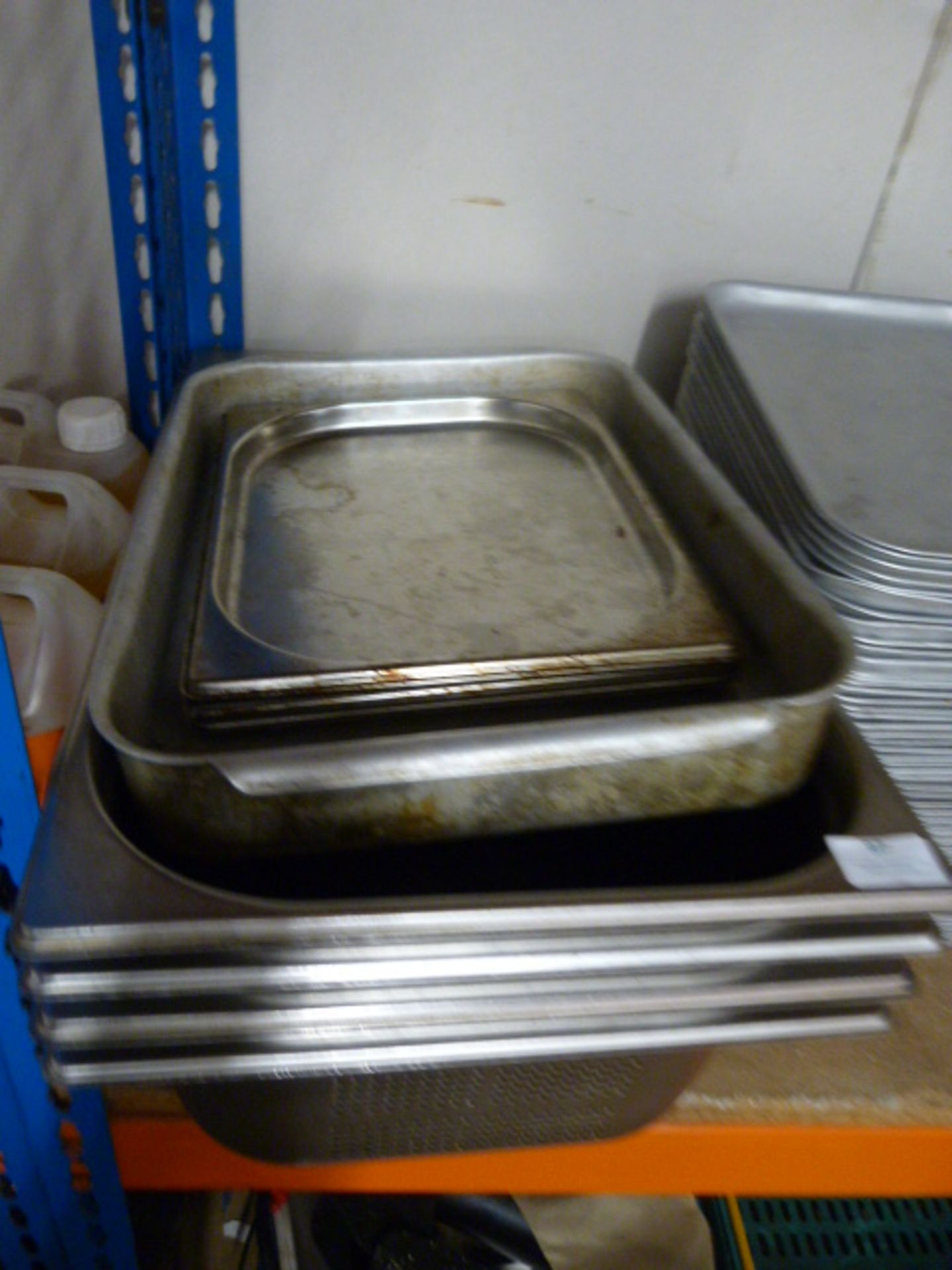 *Four Draining Pans, Baking Trays etc.