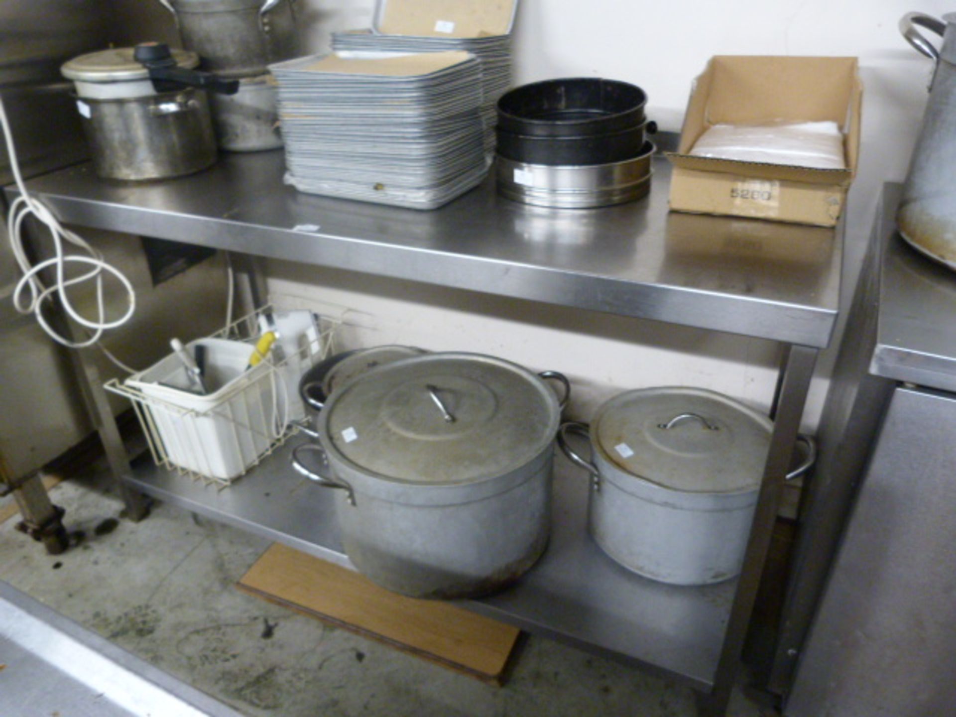 *Stainless Steel Preparation Table with Shelf 149x