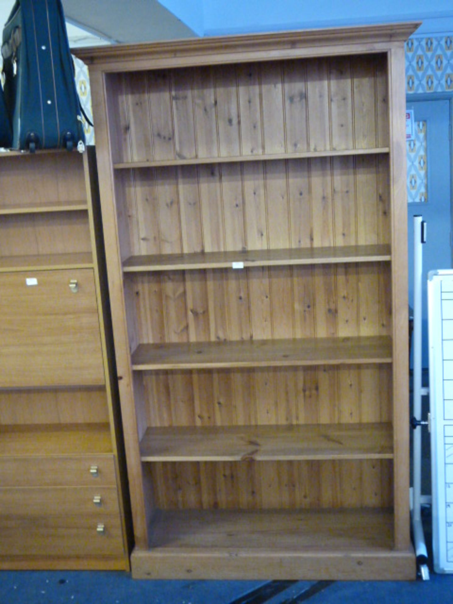 Large Pine Five Height Bookshelf