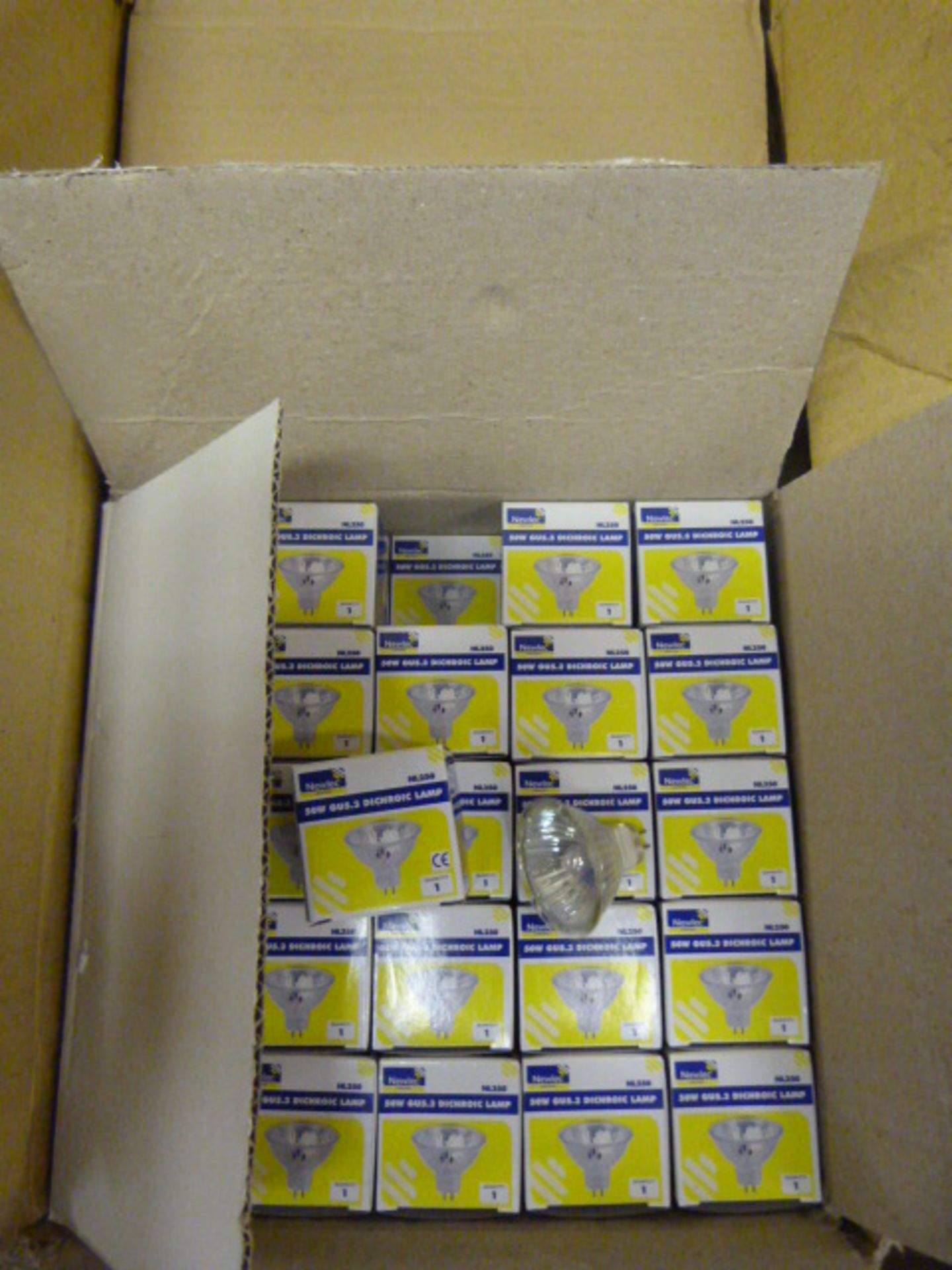 Box of 200 Newlec NL250 Dichroic Light Bulbs