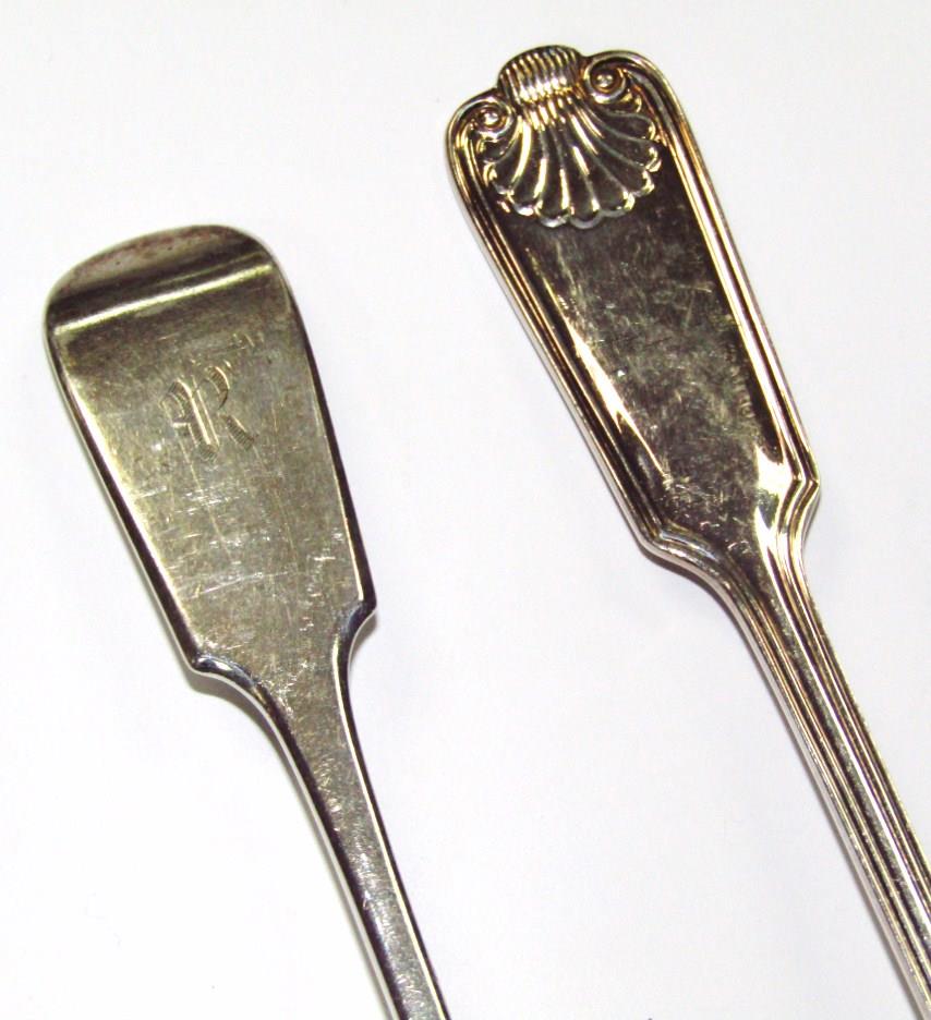 A late Victorian silver tablespoon, Fiddleback pattern, crested, Sheffield 1898, 20cm wide, an - Image 4 of 5