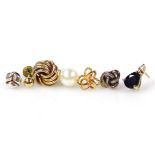 A quantity of 9ct gold and other loose earrings, to include knot design, modern pearl effect and a