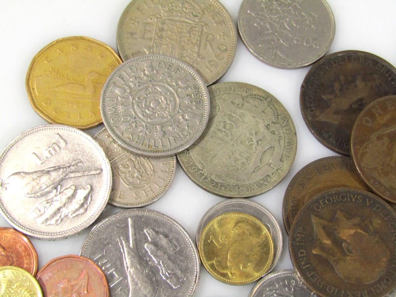 A quantity of decimal and pre-decimal coinage, to include half crowns, large ten pence coins and a - Image 3 of 3