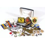 Various war related cap badges and embroidered badges, to include an ER II silver thread badge 9cm