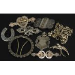 A quantity of silver jewellery, to include silver brooches, silver crest fob, curb link bracelet,