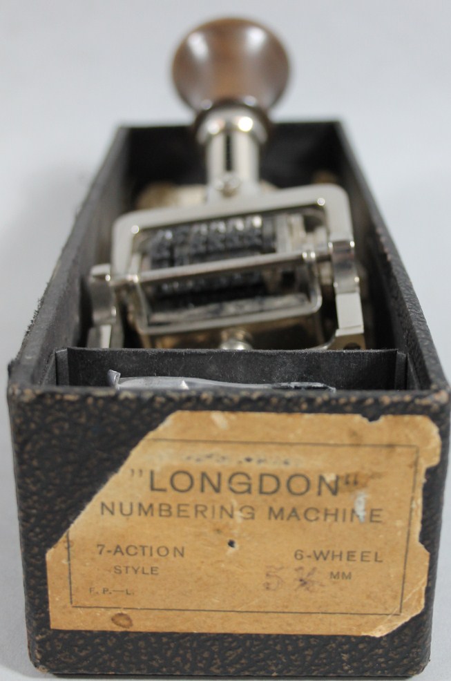 A 20thC Longdon numbering machine, with polished handle, articulated stem and numeric base, 15cm - Image 4 of 5