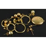 Various 9ct gold and other jewellery, to include stud earrings, small hoop earrings and a locket,