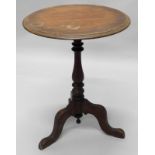 A 19thC mahogany occasional table, circular top with moulded edge on a tripod base, 51cm diameter