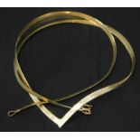 An articulated necklace, with 'V' shaped design centre, yellow metal, marked 750, 1.9g.