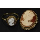 Two items of 9ct gold cameo jewellery, to include a 9ct gold framed cameo brooch, and a cameo