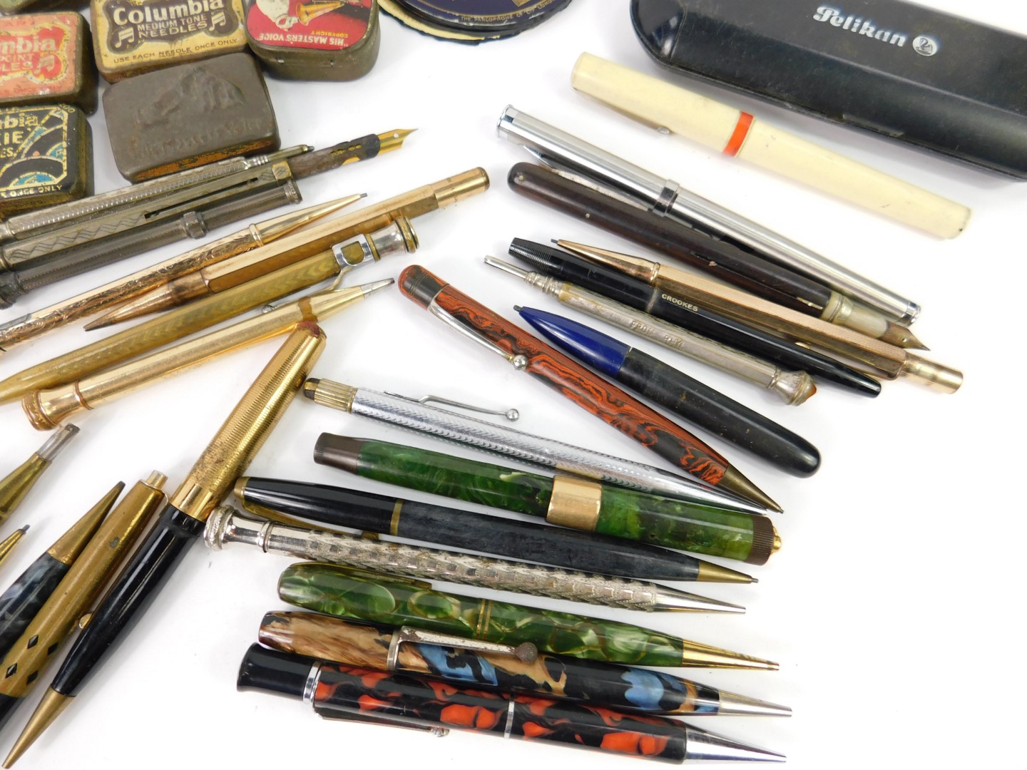 A Lucky Curve duo fold fountain pen, Platignum and other fountain pens, pen nibs, propelling - Image 3 of 3