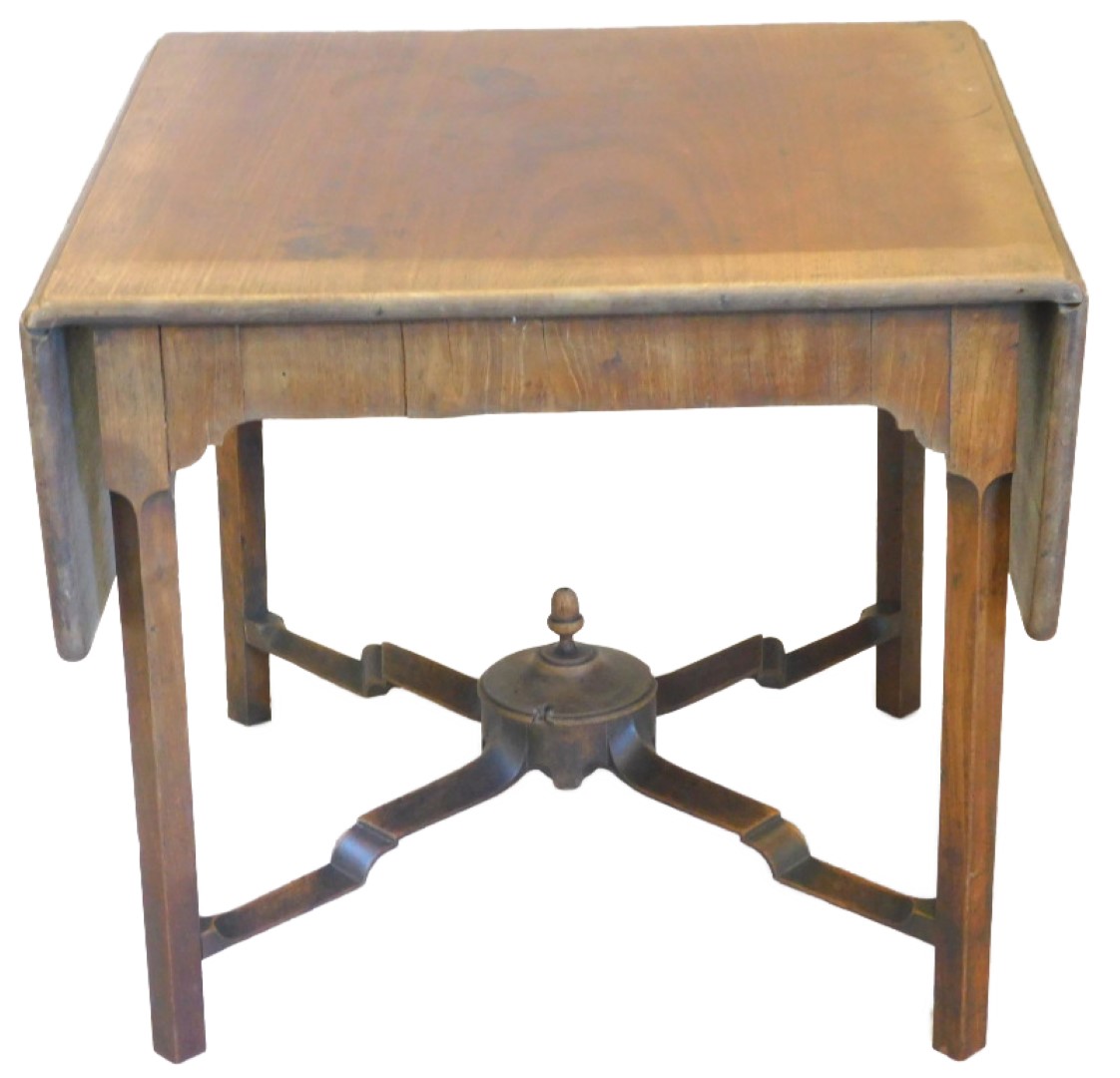 A 19thC mahogany Pembroke table, the rectangular top above a shaped frieze on square tapering legs