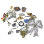 Costume jewellery brooches, to include dogs brooch, agate set silver plated brooch, dog pin,