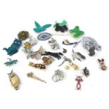 Various costume jewellery brooches, to include mainly animals such as sea horses, owls, cats, dogs