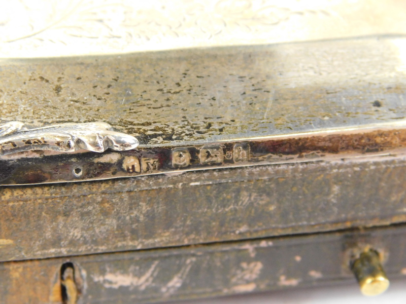 An early 20thC silver mounted watch case, engraved with flowers and with pierced cresting, - Image 3 of 3