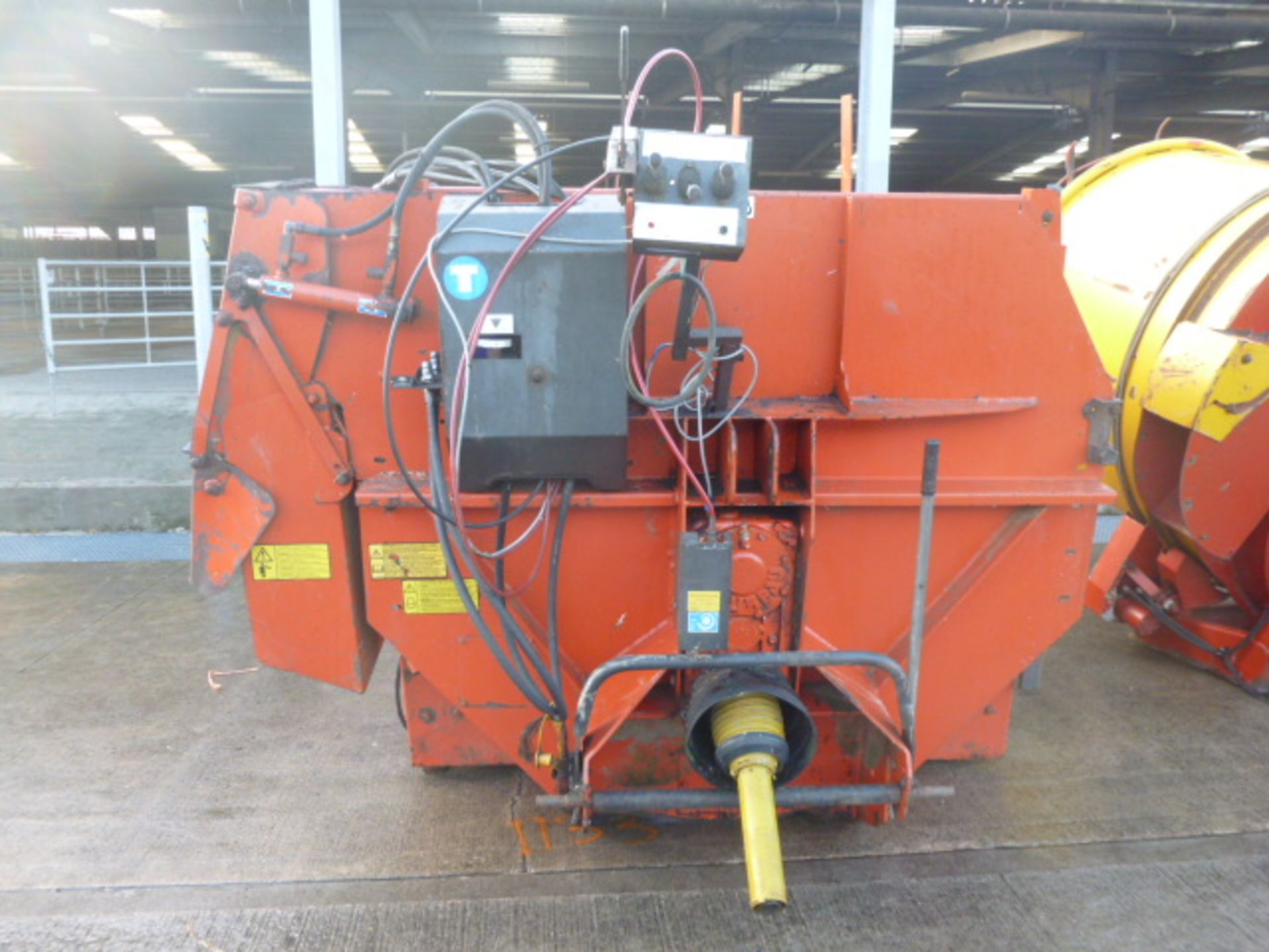 KUHN PRIMOR MOUNTED STRAW CHOPPER - Image 2 of 2