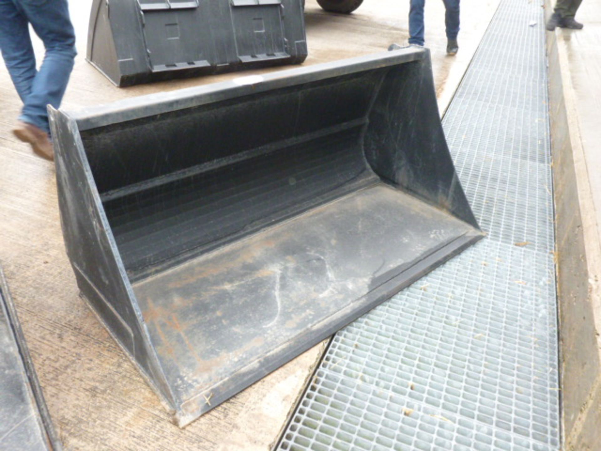 1.5M LOADER BUCKET WITH EURO BRACKET