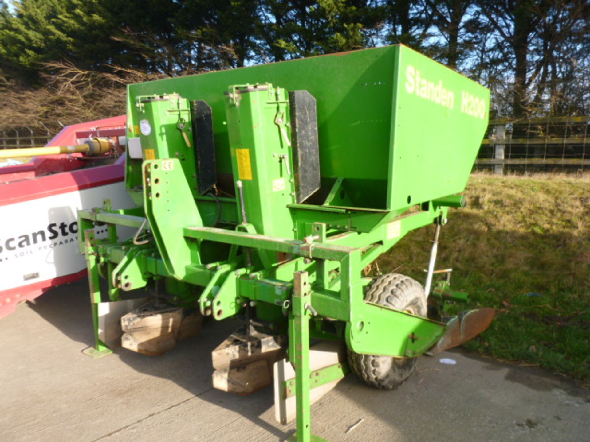 STANDEN M200 CUP PLANTER 1999 IWO