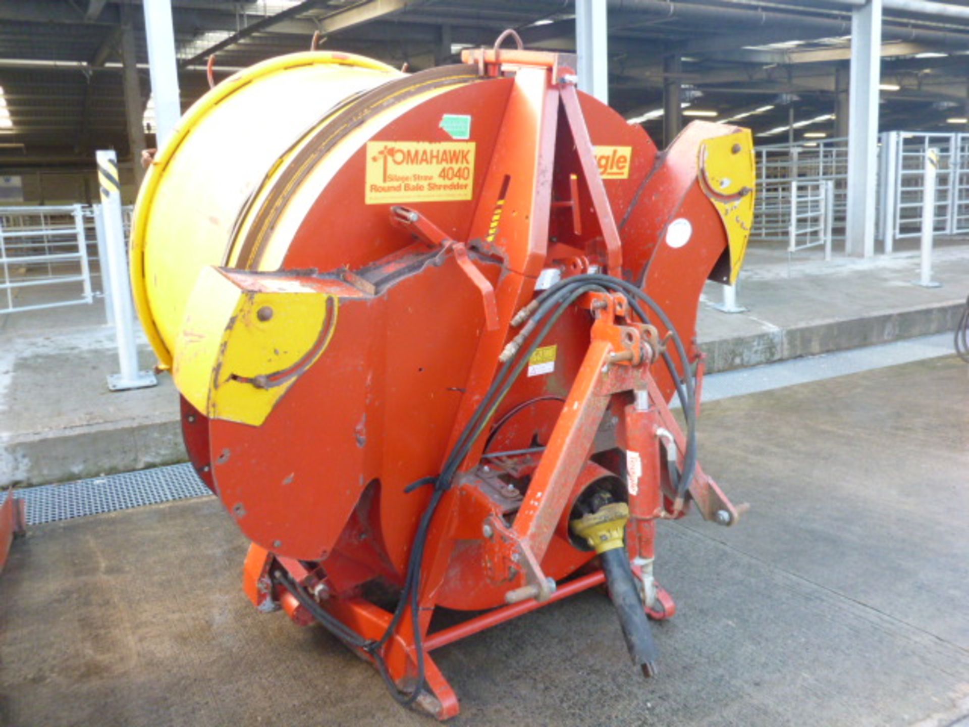 TEAGLE TOMAHAWK 4040 ROUND BALE SHREDDER