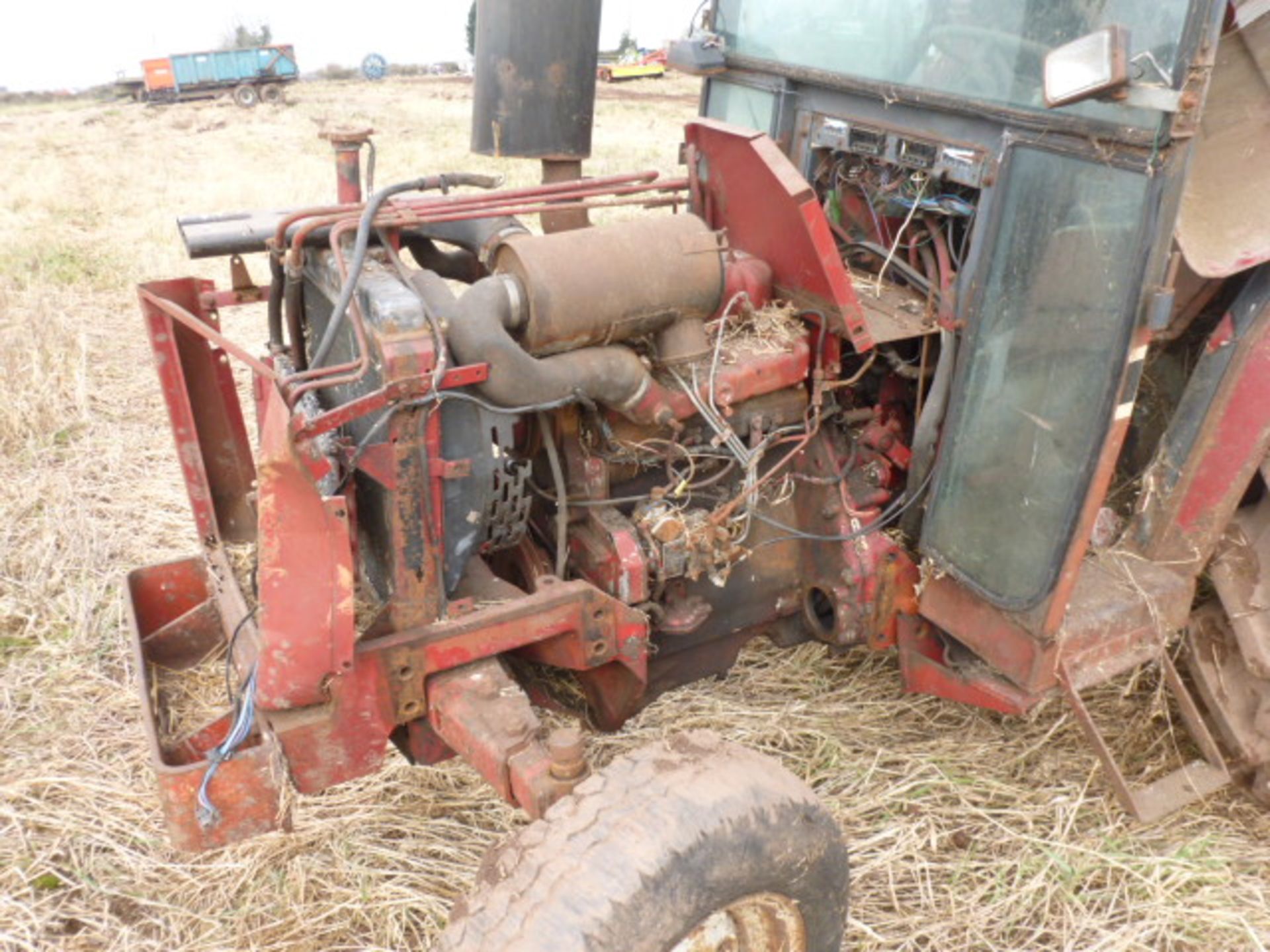 INTERNATIONAL  474 TRACTOR - SPARES - Image 2 of 4