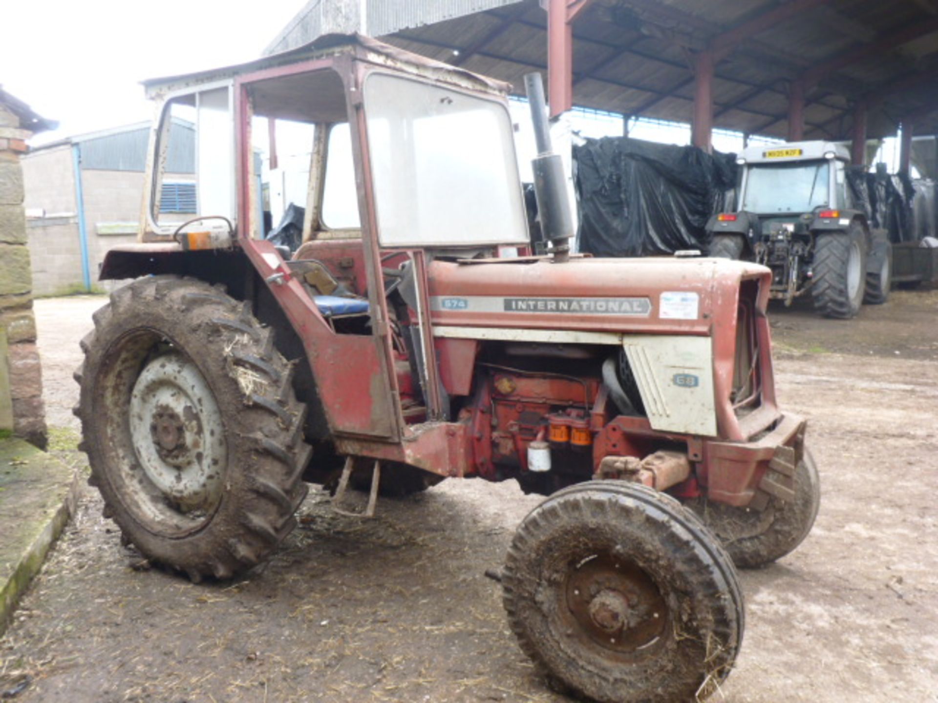 INTERNATIONAL 574 SCRAPER TRACTOR - Image 4 of 4