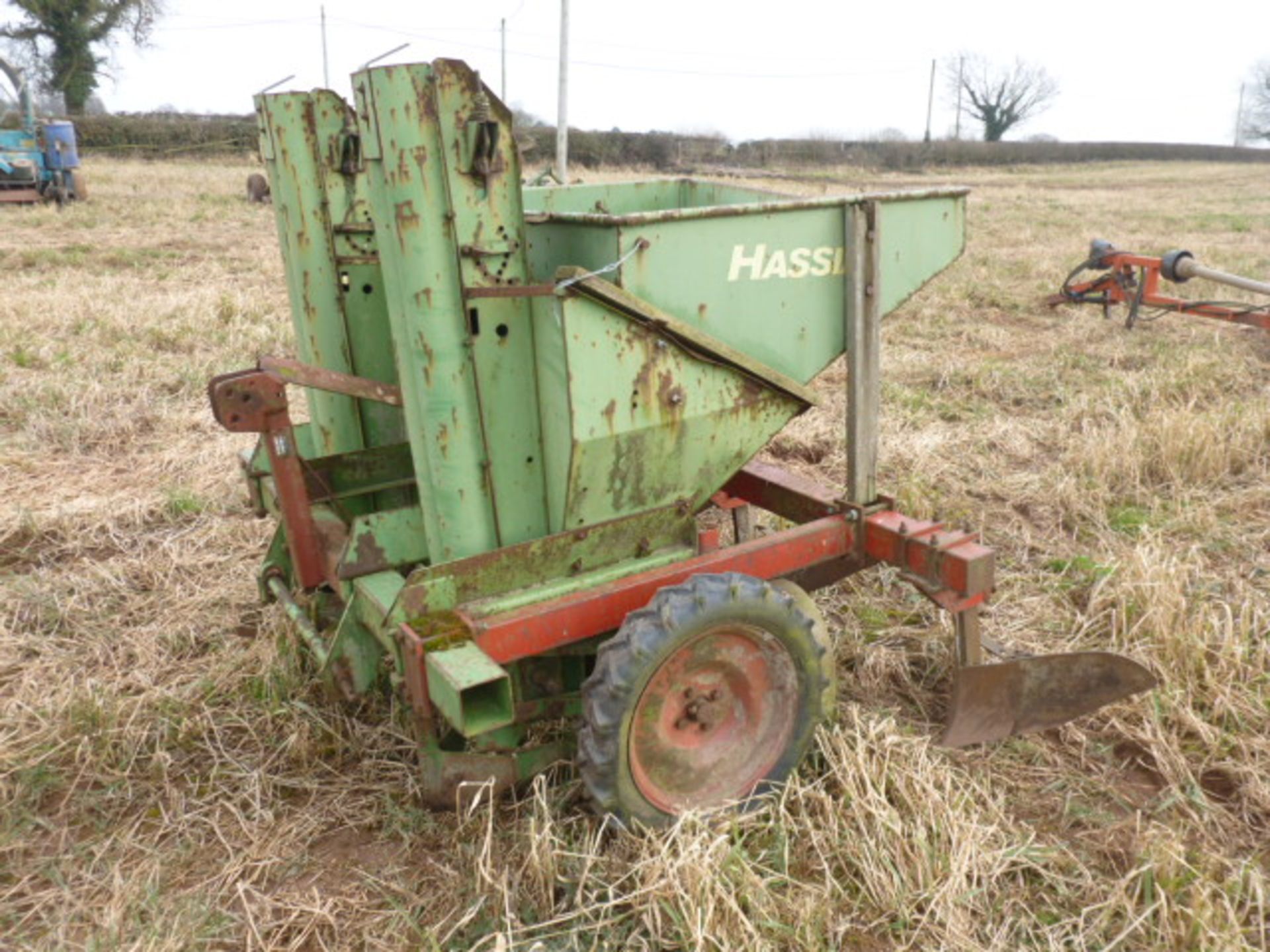 HASSIA POTATO PLANTER - Image 3 of 3