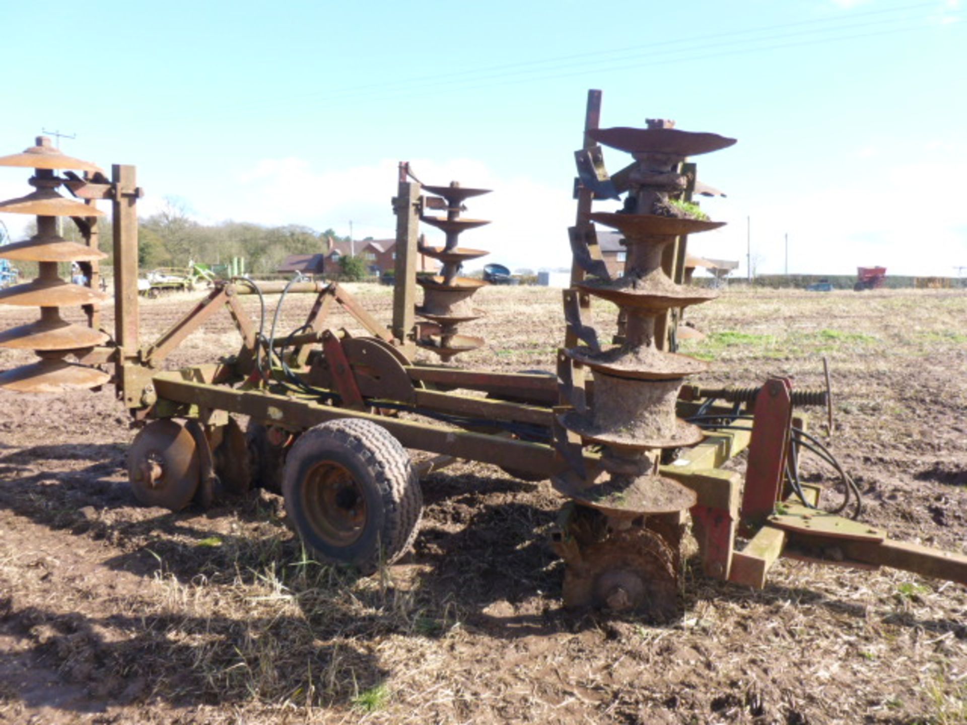 PETTIT DISC HARROWS -FOLDING - Image 2 of 3