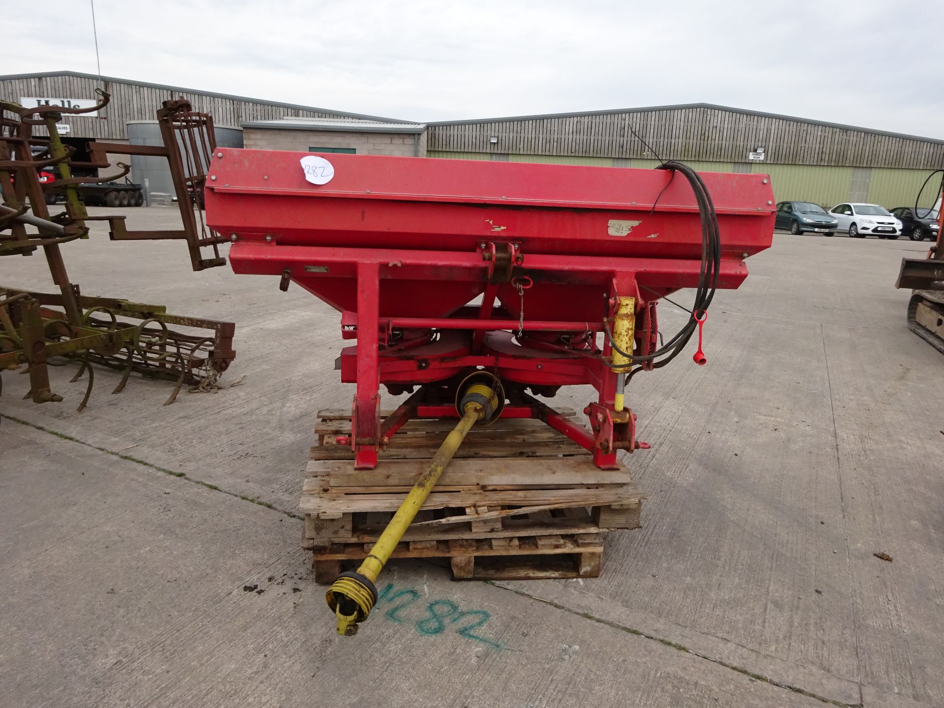 LELY SUPER BOWL FERTILISER SPINNER