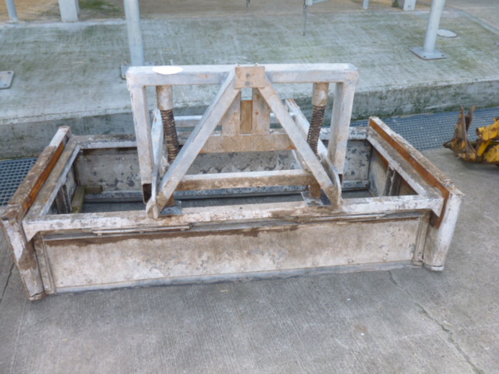 GALVANISED PUSH/PULL YARD SCRAPER