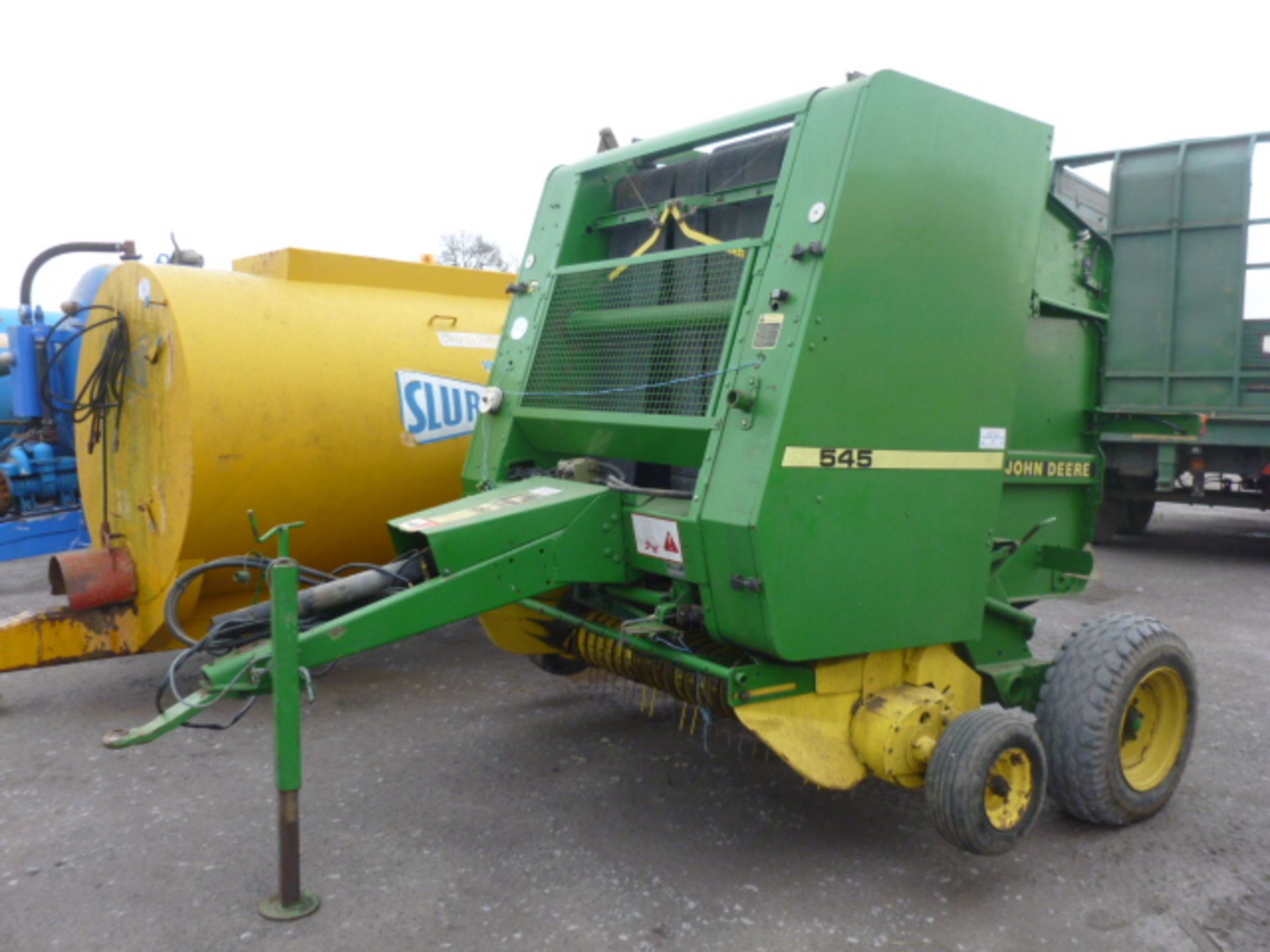 JOHN DEERE ROUND BALER 545 (1993) - Image 2 of 2