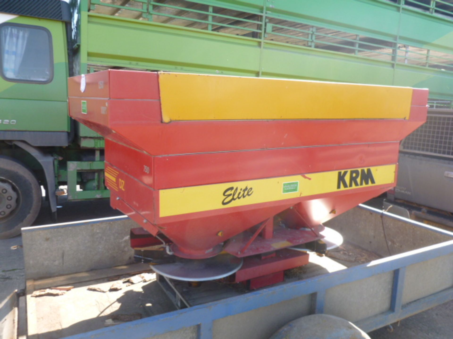 KRM ELITE FERTILISER SPREADER - Image 2 of 2