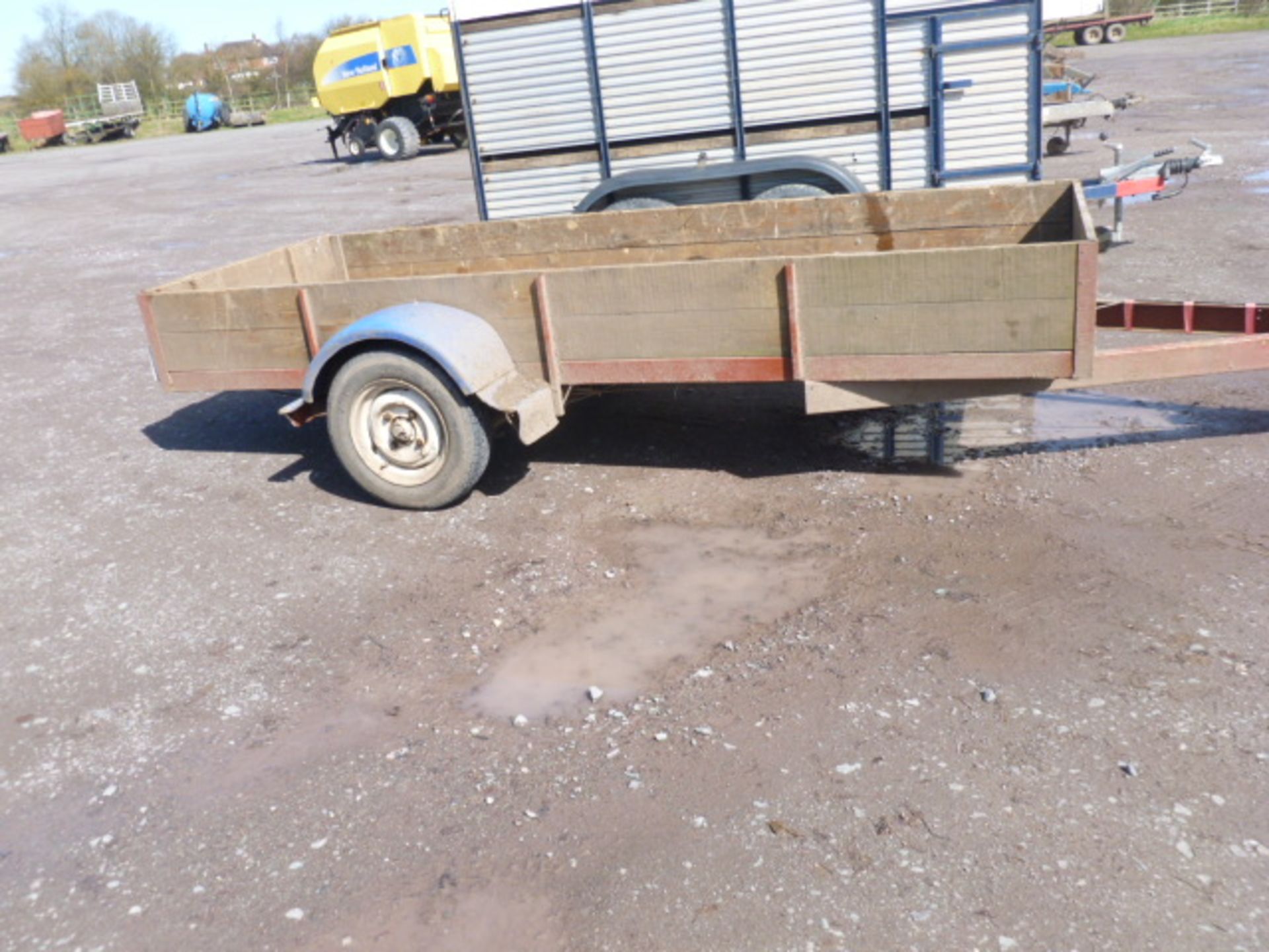 SINGLE AXLE WOODEN TRAILER - Image 2 of 2
