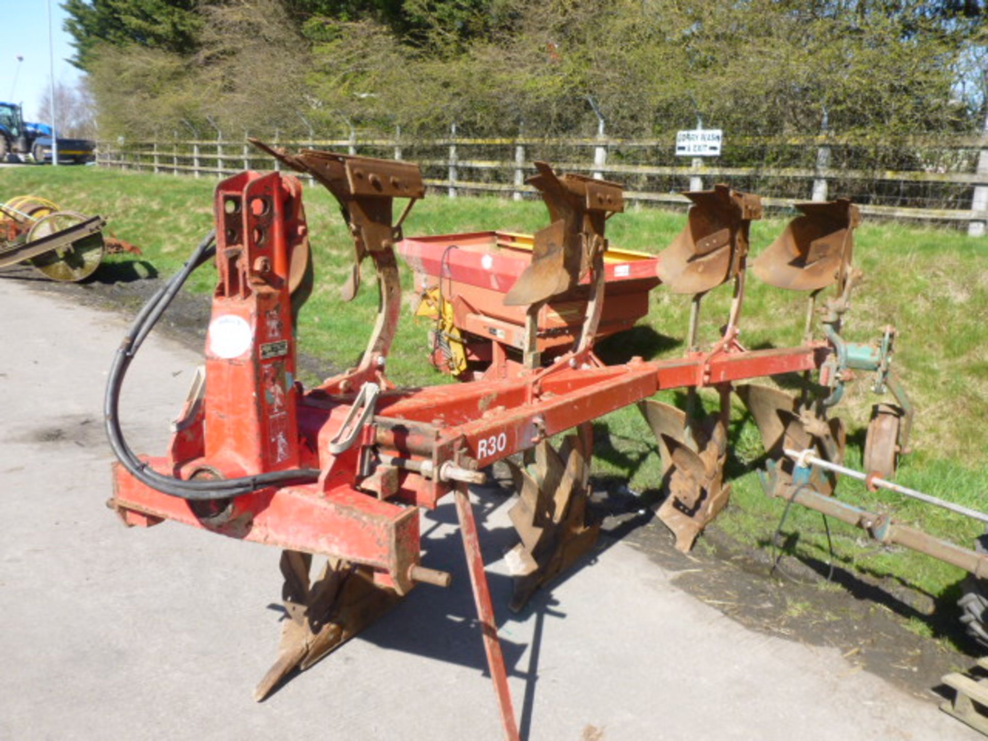 4 FURROW VOGEL AND NOOK PLOUGH - Image 2 of 2