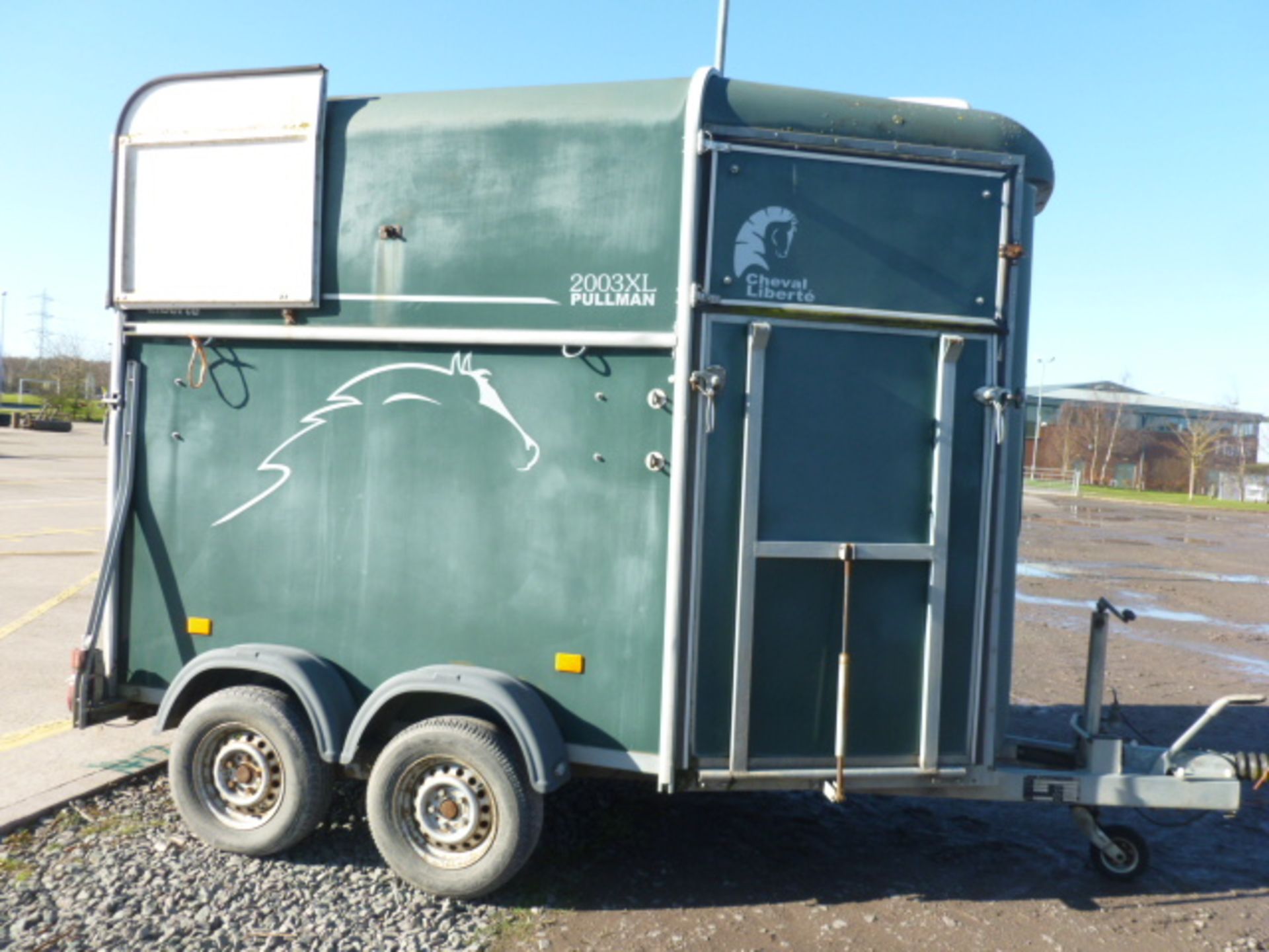 2003 CHEVAL LIBERTE DOUBLE HORSE TRAILER - Image 2 of 6