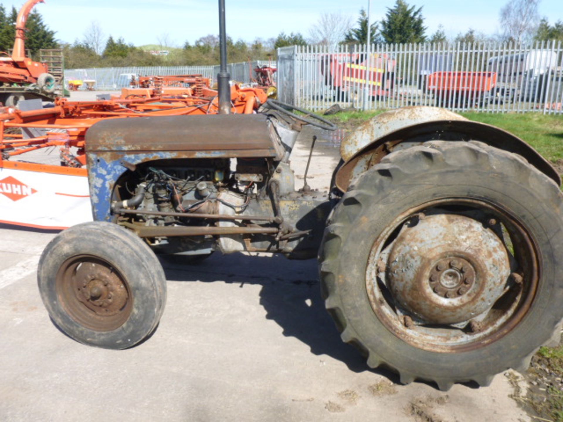 FERGUSON TED 20 TRACTOR - Image 2 of 3