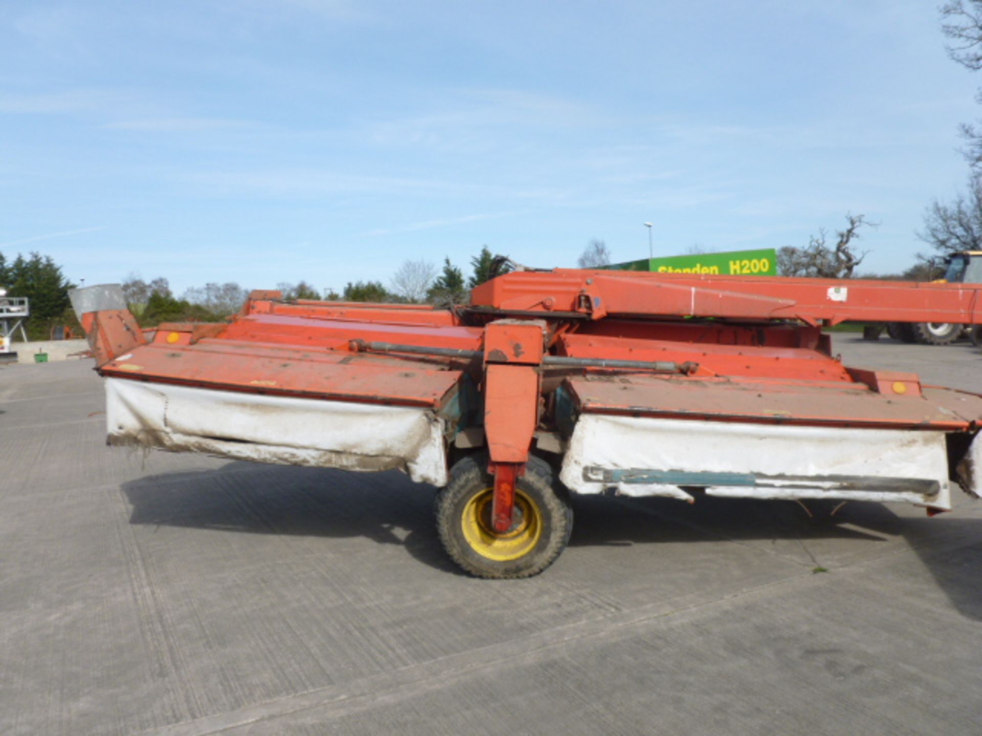 KUHN MOWER CONDITIONER ALTERNA 500 - 5M CUT CENTRE PIVIT MOWING (1999) - Image 2 of 2