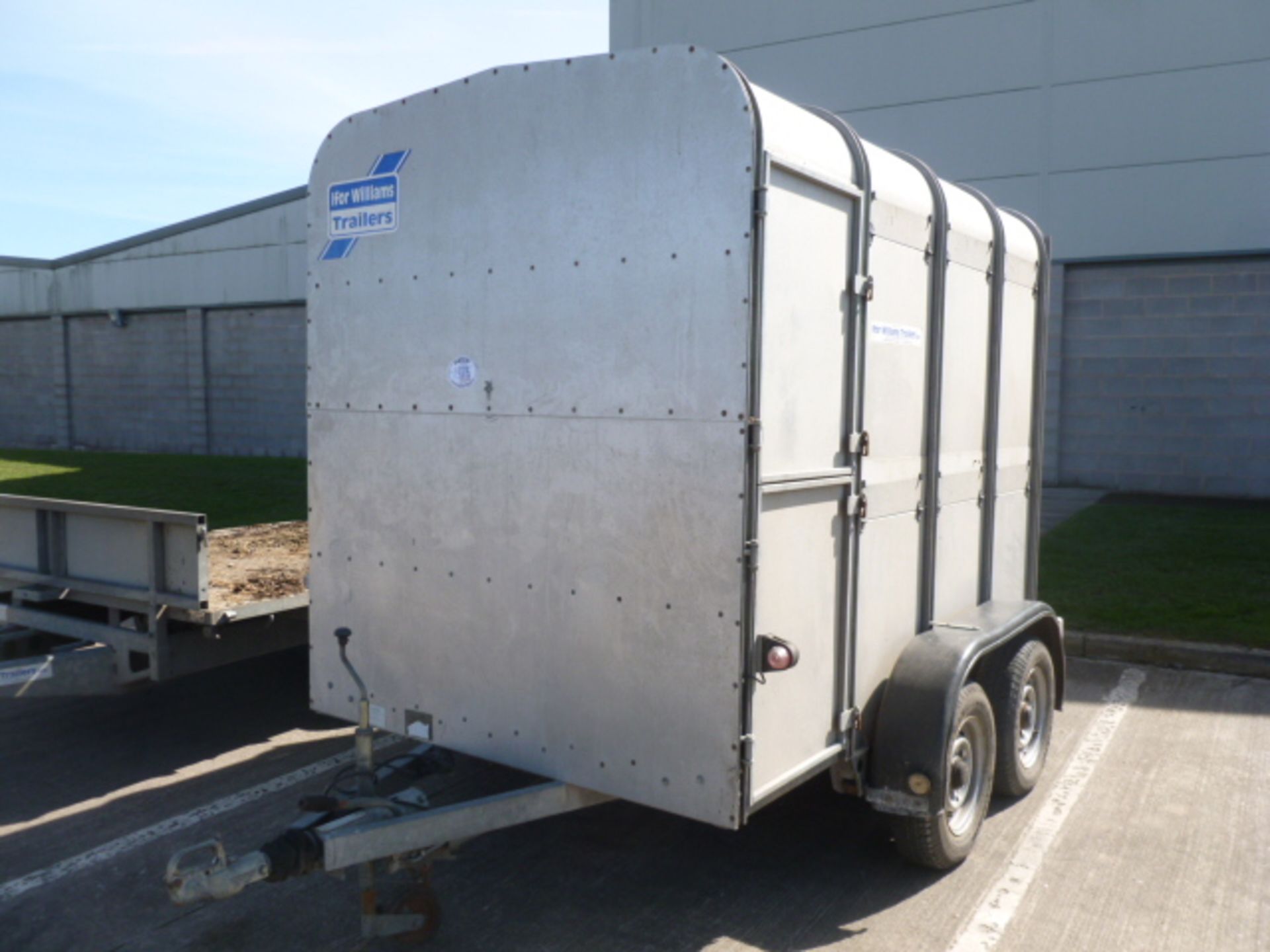 IFOR WILLIAMS TWIN AXLE STOCK TRAILER