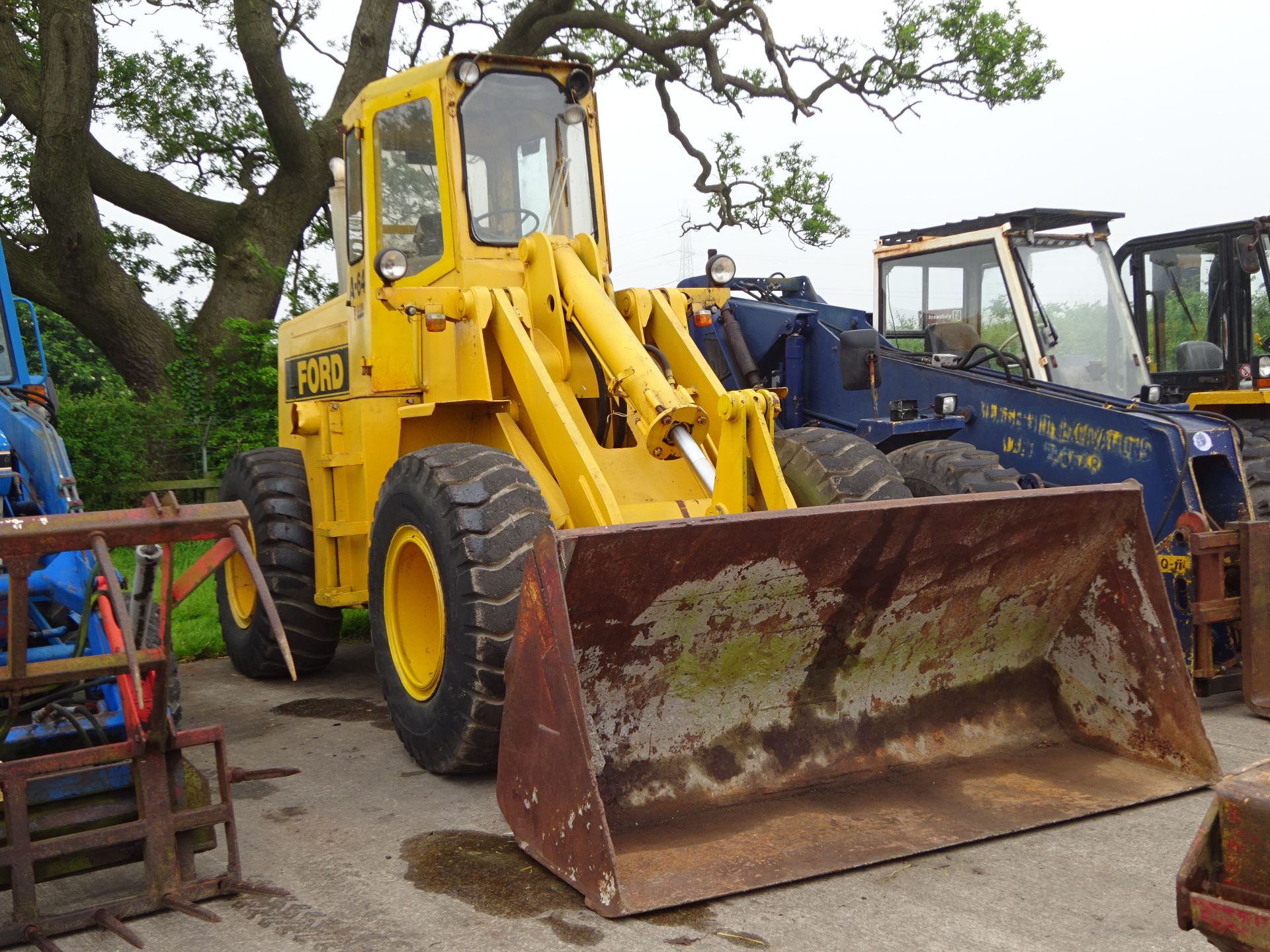 FORD A64 LOADING SHOVEL