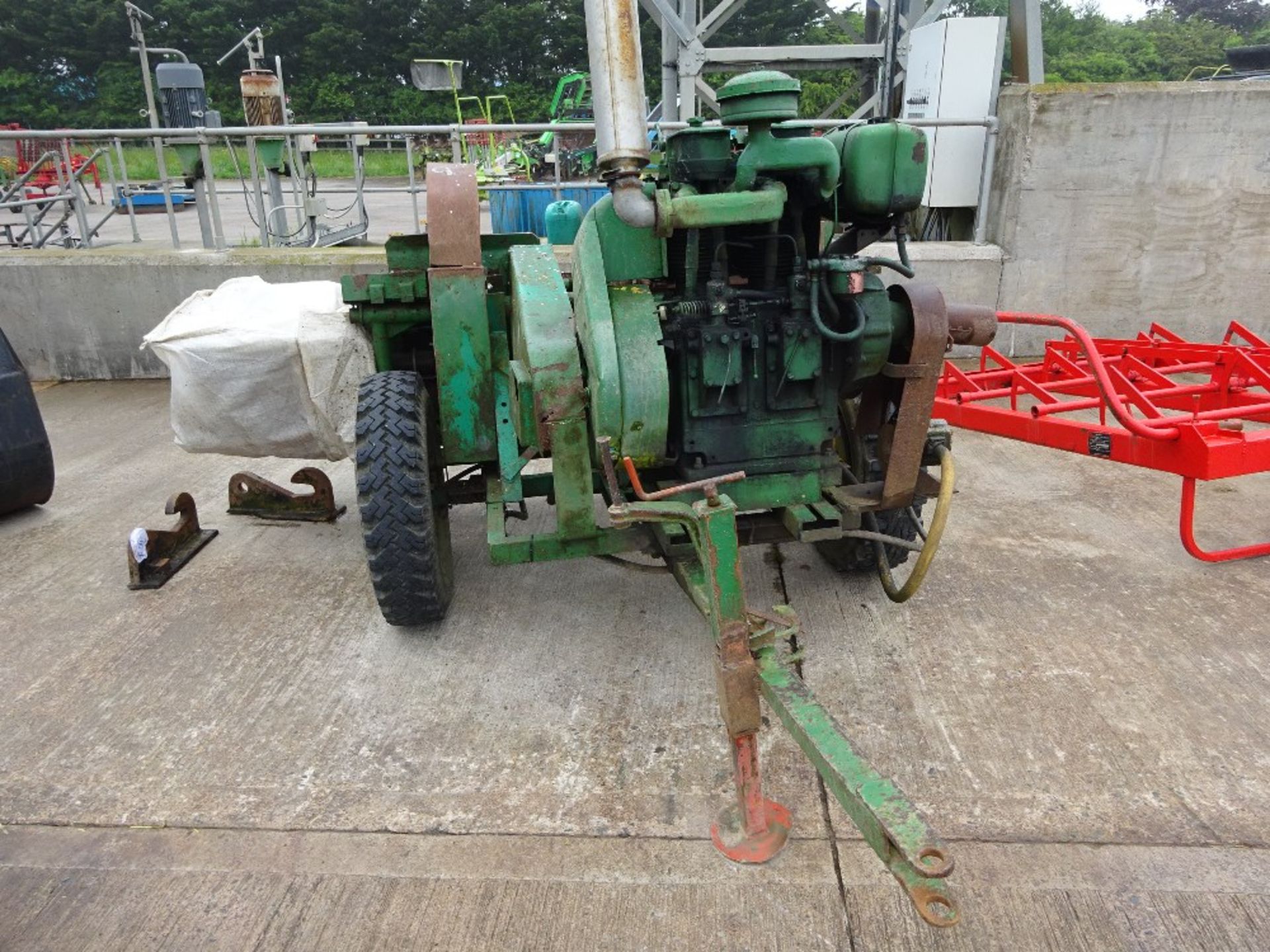 ENGINE DRIVEN SAW BENCH AND LOG SPLITTER