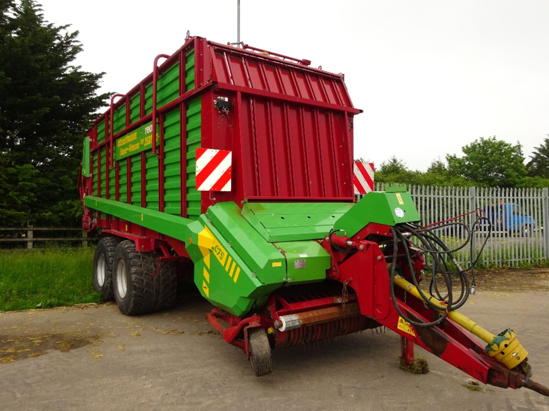 2013 STRAUTMANN FORAGE WAGON - Image 2 of 2