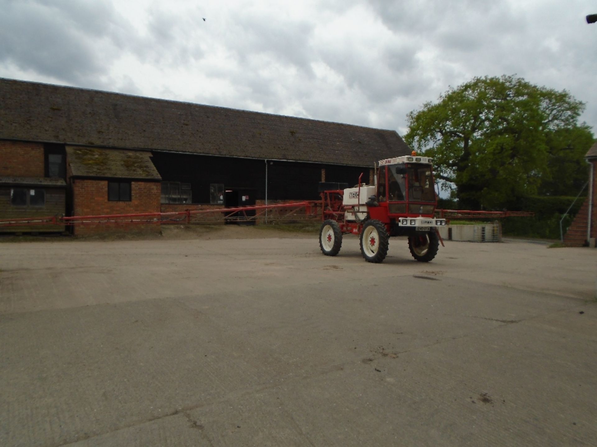 BATEMAN 2001 SELF PROPELLED SPRAYER - Image 3 of 16