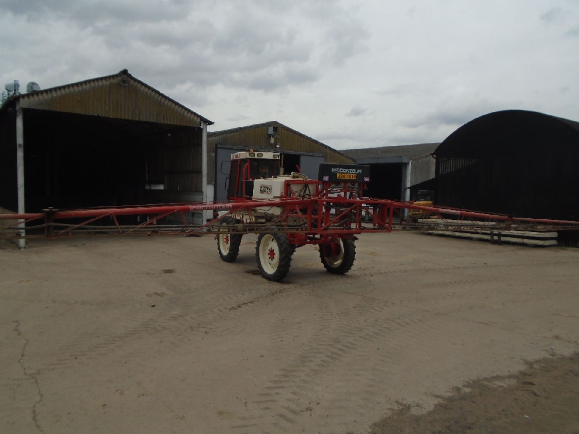 BATEMAN 2001 SELF PROPELLED SPRAYER - Image 8 of 16