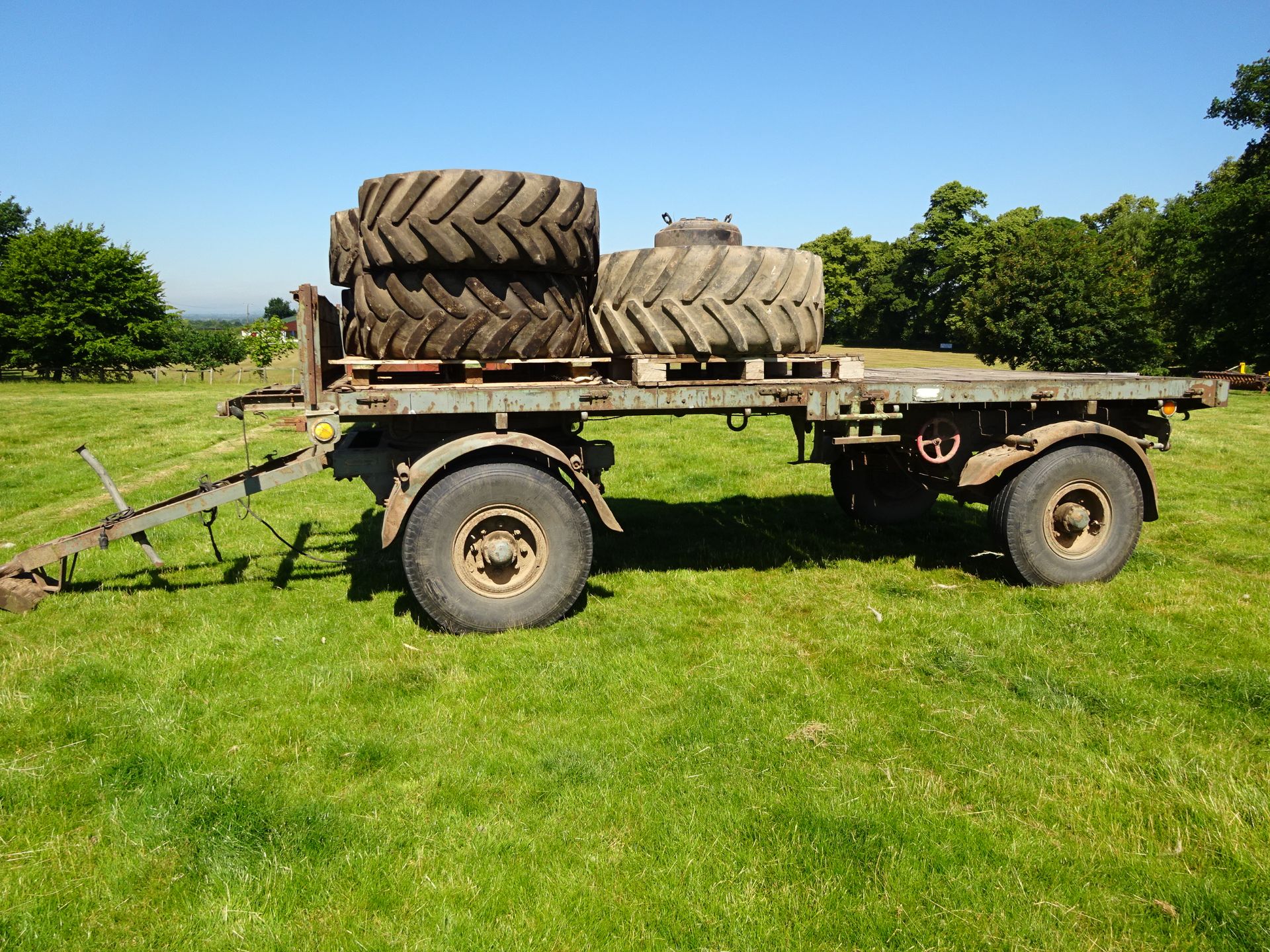 TASKER 4 WHEEL EX RAF TRAILER