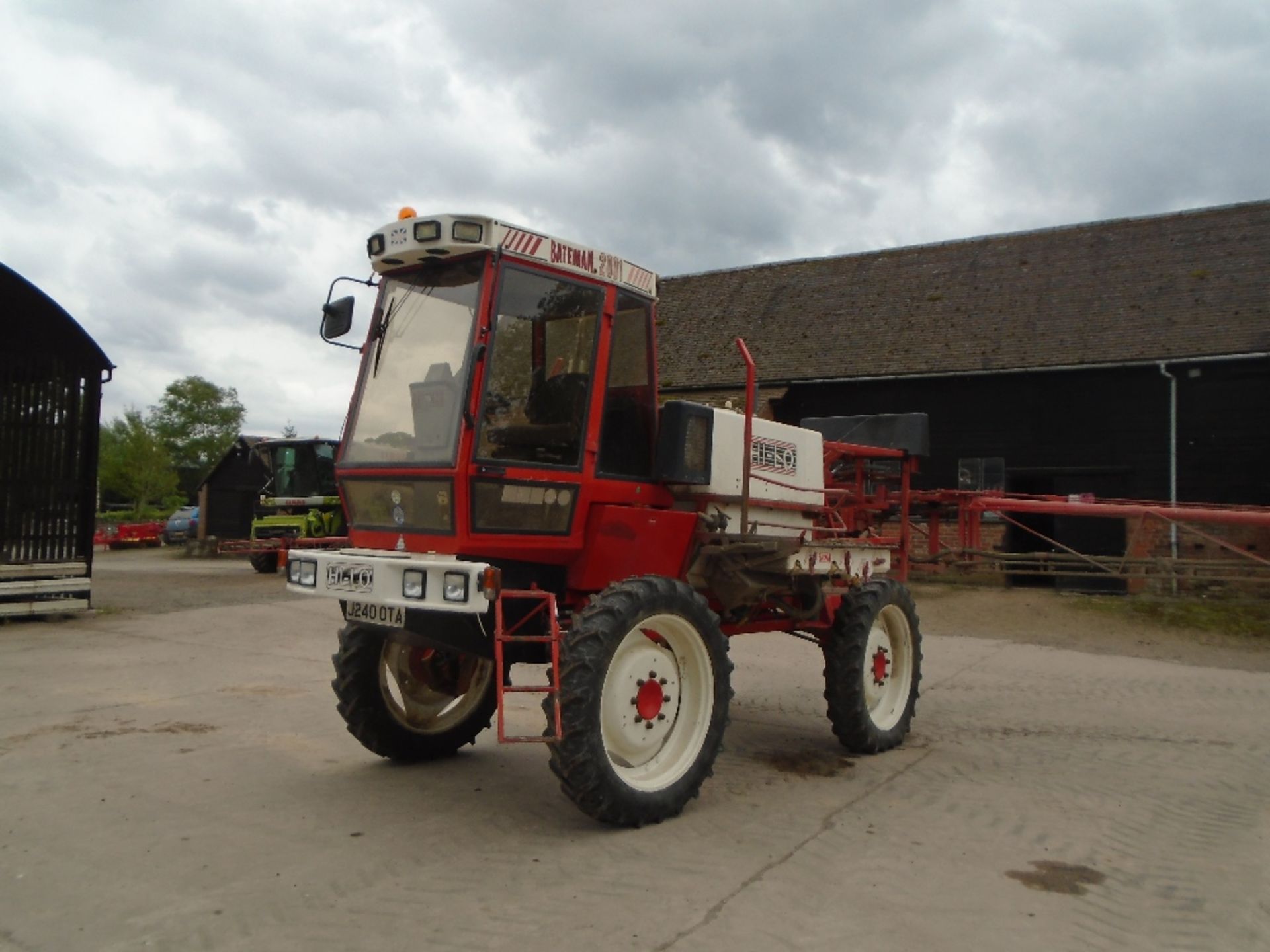 BATEMAN 2001 SELF PROPELLED SPRAYER - Image 6 of 16