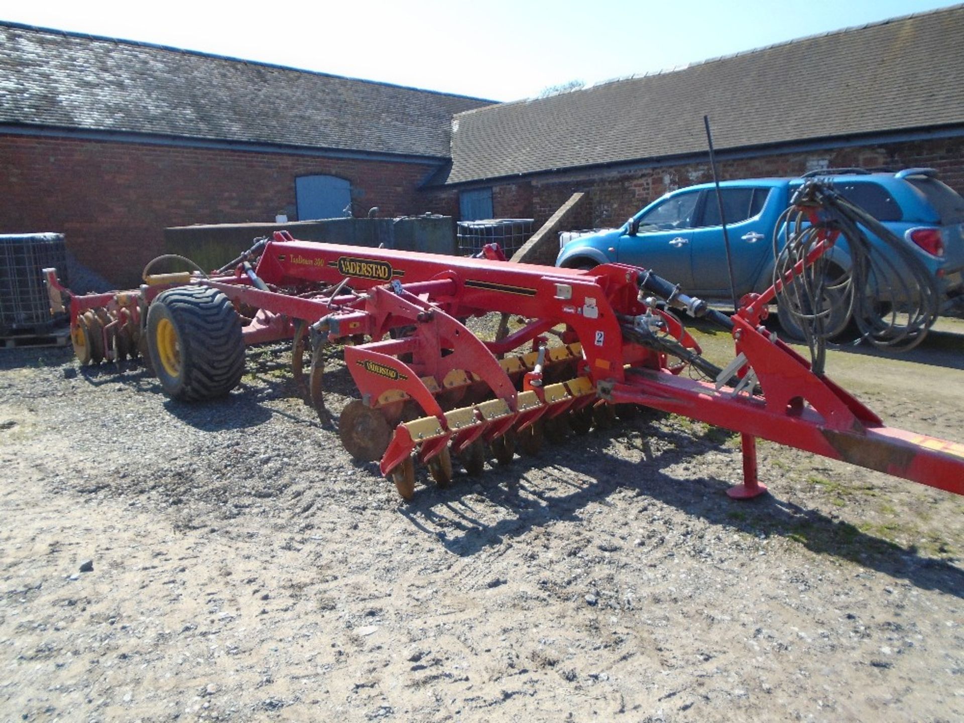 2014 VADERSTAD TOP DOWN 300 3M CULTIVATOR,AUTO RESETC/W DISC BREAKERS, HEAVY DUTY TINES, LEVELLING - Image 2 of 4